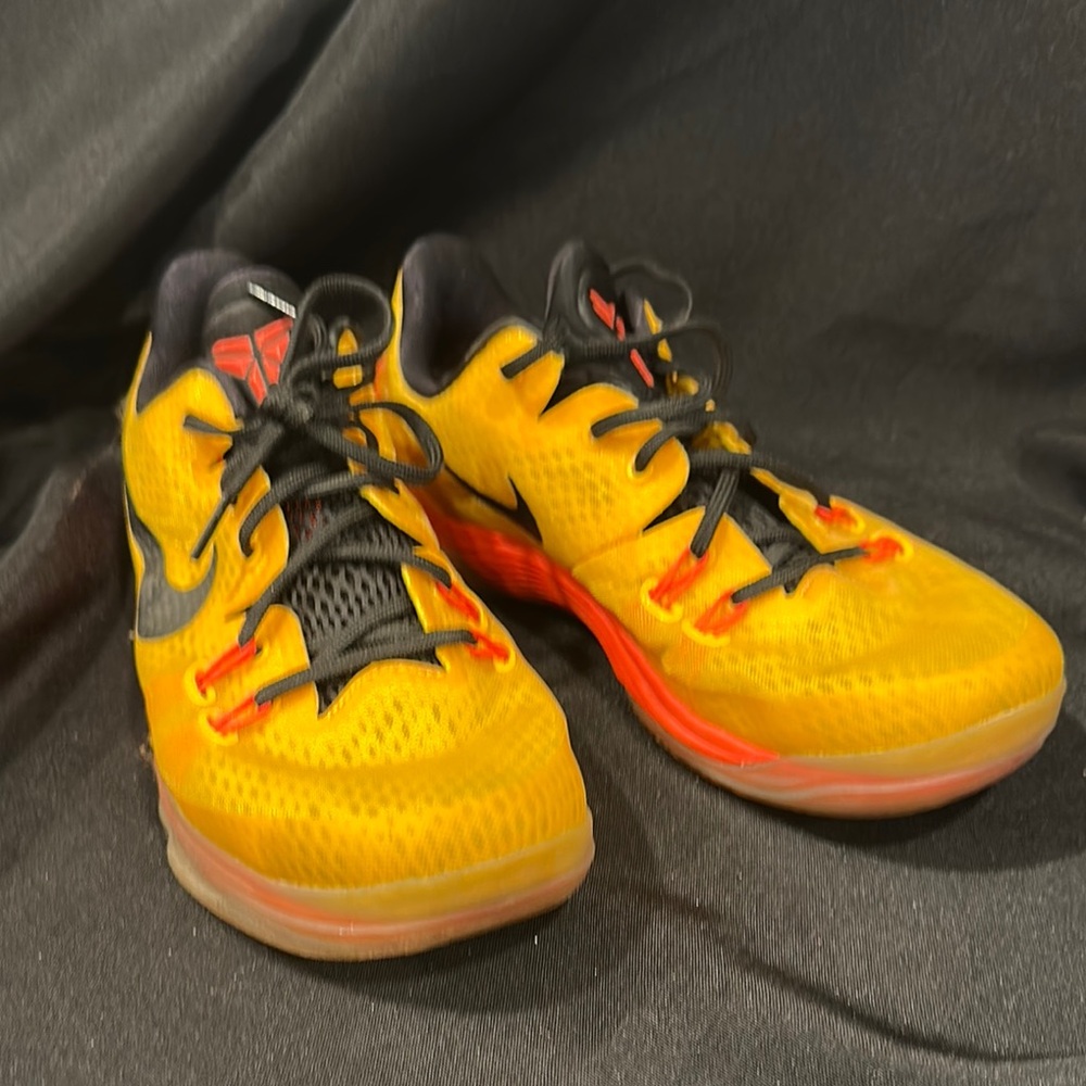 Nike Zoom Kobe Venomenon 5 “Bruce Lee” 2015